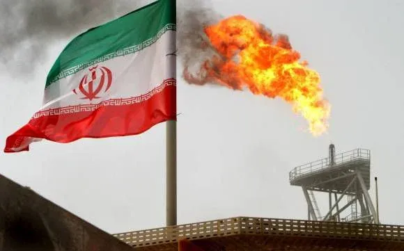 Preços do petróleo sobem com a escalada do conflito no Irão