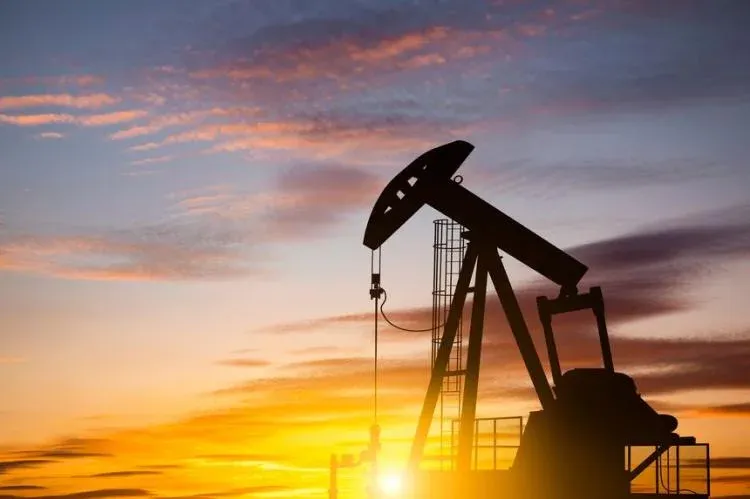 Petróleo transaccionado a 95,32 dólares
