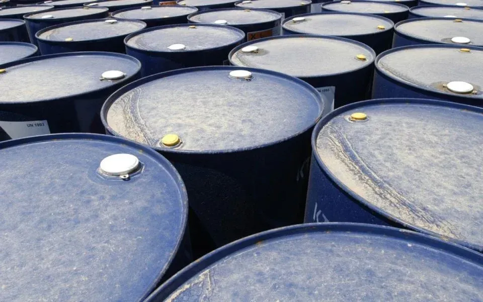 Petróleo dispara 20% e ultrapassa os 111 dólares com escalada da guerra entre EUA, Israel e Irão