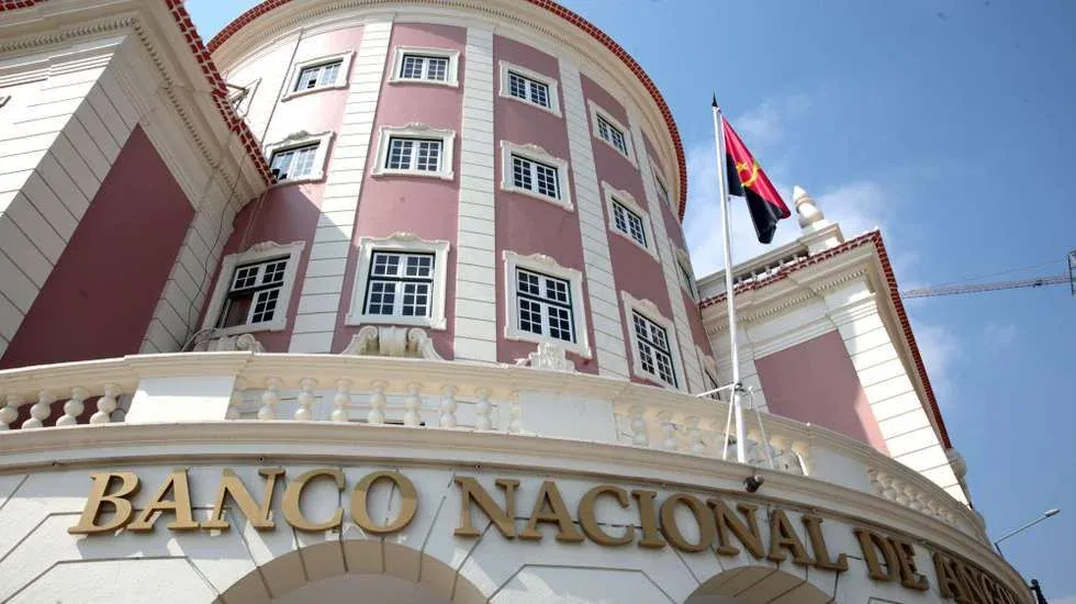 Oferta de Divisas Sobe e BNA Lidera