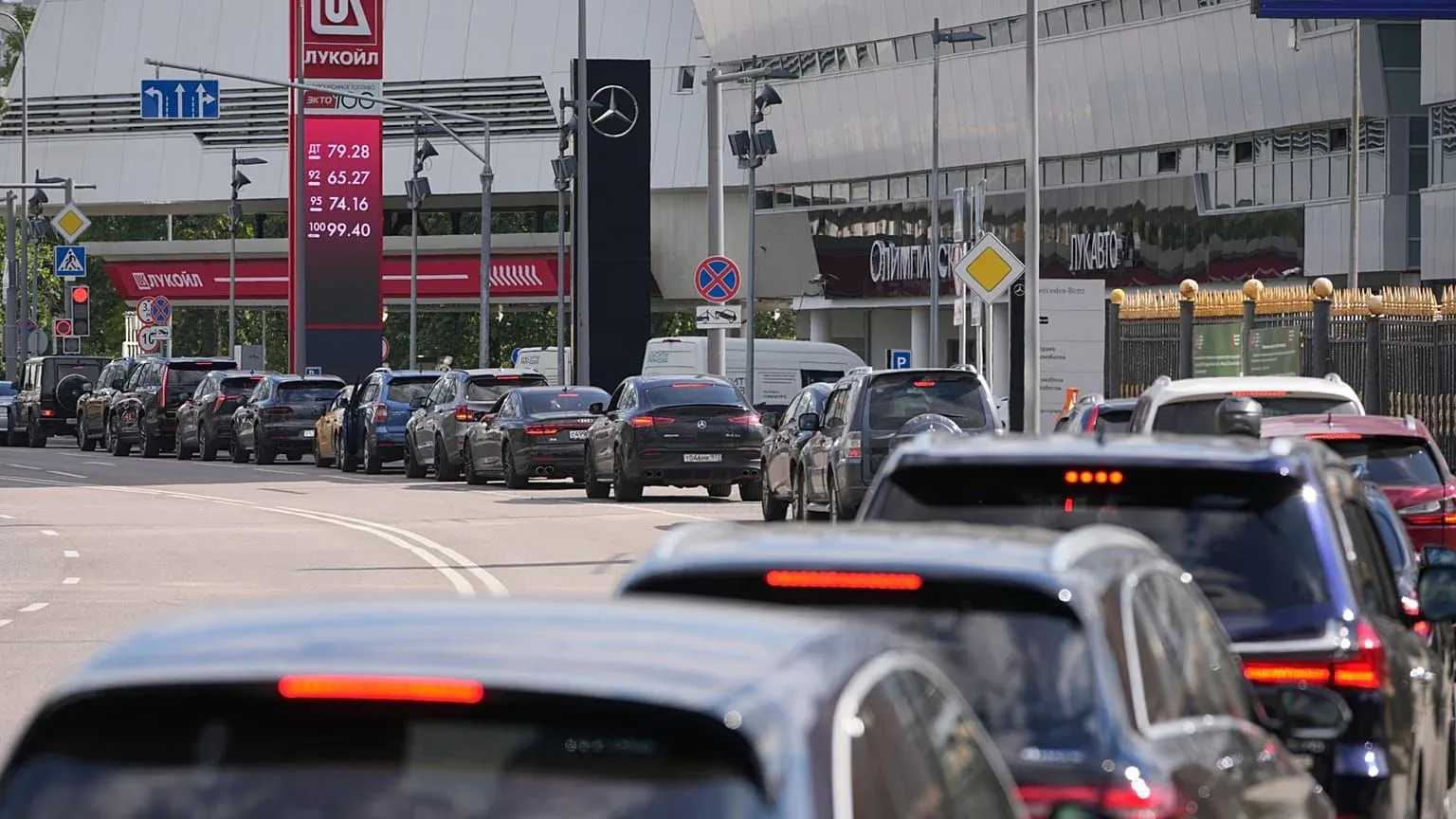 Crise de combustível russa reabre porta a Angola