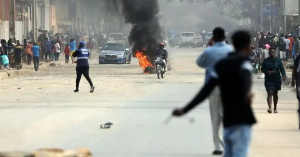 Greve dos Táxis: o Povo Marcha, o Presidente Voa