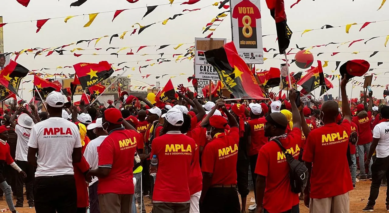 MPLA no Poder: o Acto Final