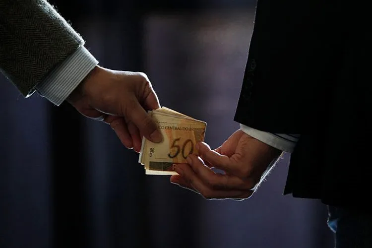 Corrupção: o Combate Que os Angolanos Têm de Ver