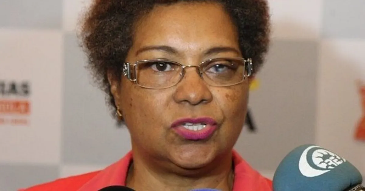 Ministra da Educação avisa que quem violar o decreto presidencial que estabelece limite máximo de alteração de propinas de 20,74% será penalizado