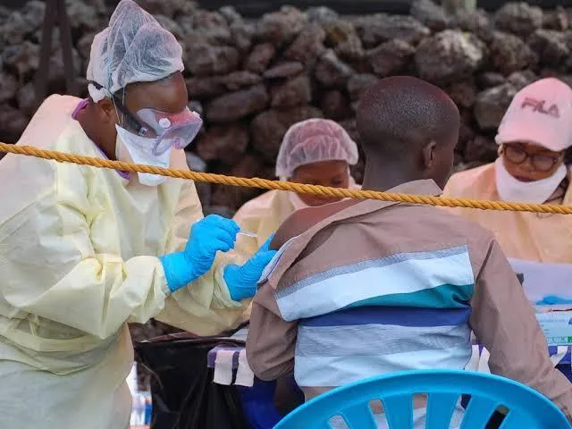 RDC vacina contra surto de Ébola recorde