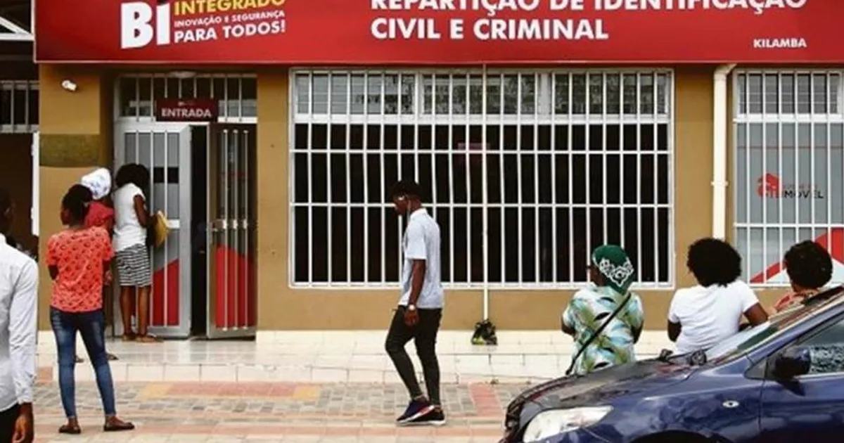 Quase metade dos angolanos sem Bilhete de Identidade - Só em Luanda há mais de 2,4 milhões de pessoas sem este documento de identificação