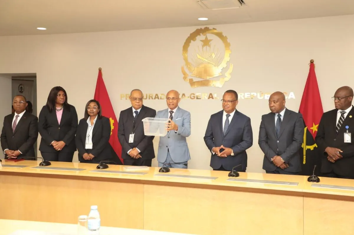 Gilberto Mizalaque, Pedro Mendes e Mouta Liz... um deles será o novo PGR