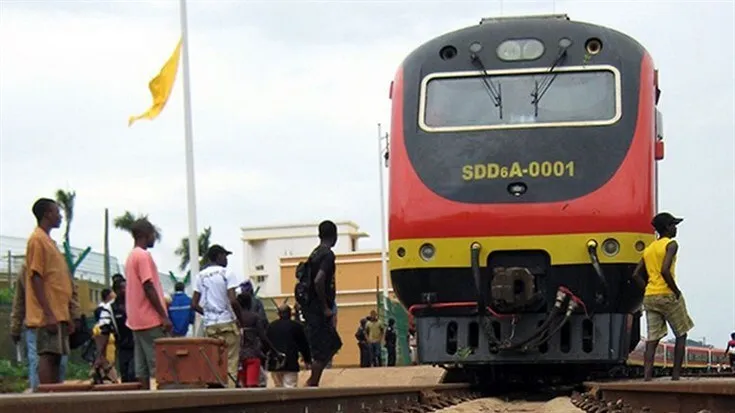 Luanda: Bilhete de comboio suburbano vai subir  50% e igualar o preço da corrrida de táxi a partir de Maio