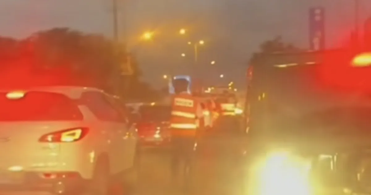 Luanda: Agente da PN elogiado pela população por escoltar a pé, ao longo de vários Km, num engarrafamento, viatura que socorria mulher que desmaiou na via pública – MININT e PN reconhecem gesto do agente