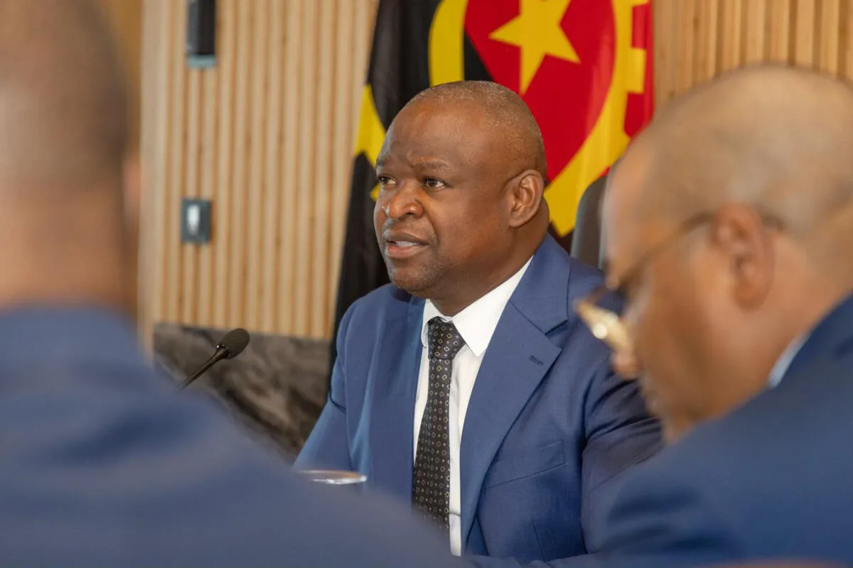 MININT alarga prazo de programa de emissão de passaporte e carta de condução na Baía de Luanda