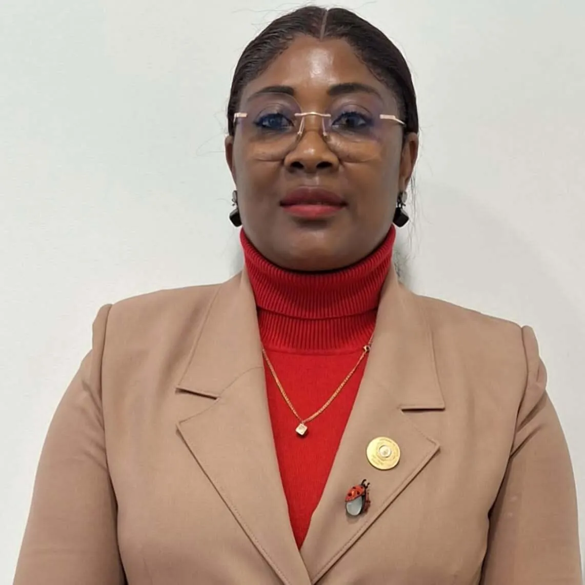 Carla Cativa eleita nova primeira secretária do MPLA na nova província do Kuando