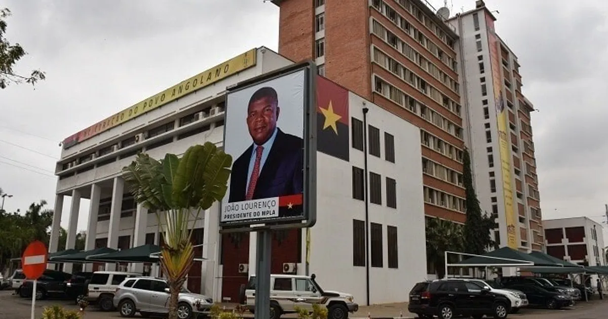 MPLA saúda processo de condecorações, com realce para os signatários dos Acordos de Alvor, e aprova preenchimento de vagas no comité central