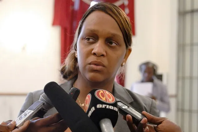 Vice-presidente do MPLA desperta estruturas de base e avisa que eleições são conquistadas na antecipação - Em visita a Benguela, Quiosa fala do congresso mas sem reacção ao chumbo à candidatura de HC