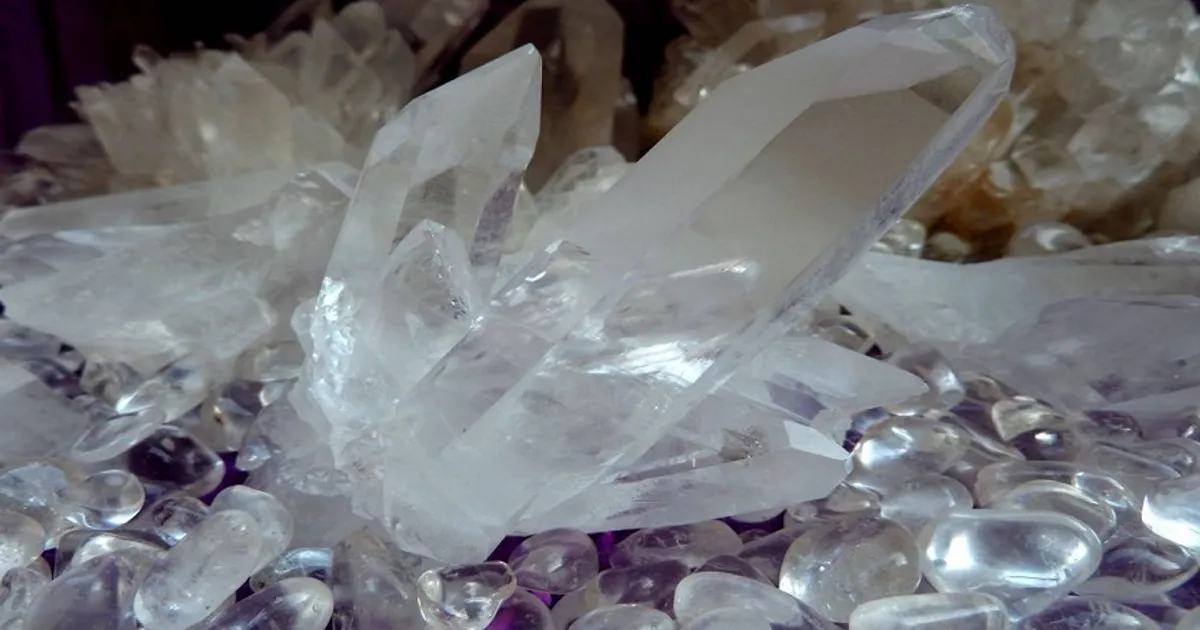Cuanza-Sul: PN apreende três camiões carregados de quartzo e detém cidadão chinês, suspeito de exploração ilícita de minerais