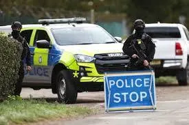 Polícia britânica investiga explosivos perto da RAF Fairford e detém 5 homens no oeste de Inglaterra