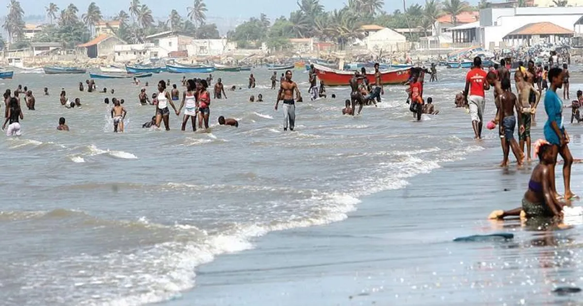 Praias do país reforçadas com 520 novos nadadores-salvadores para época balnear 2025/2026 – no ano passado morreram 680 pessoas afogadas