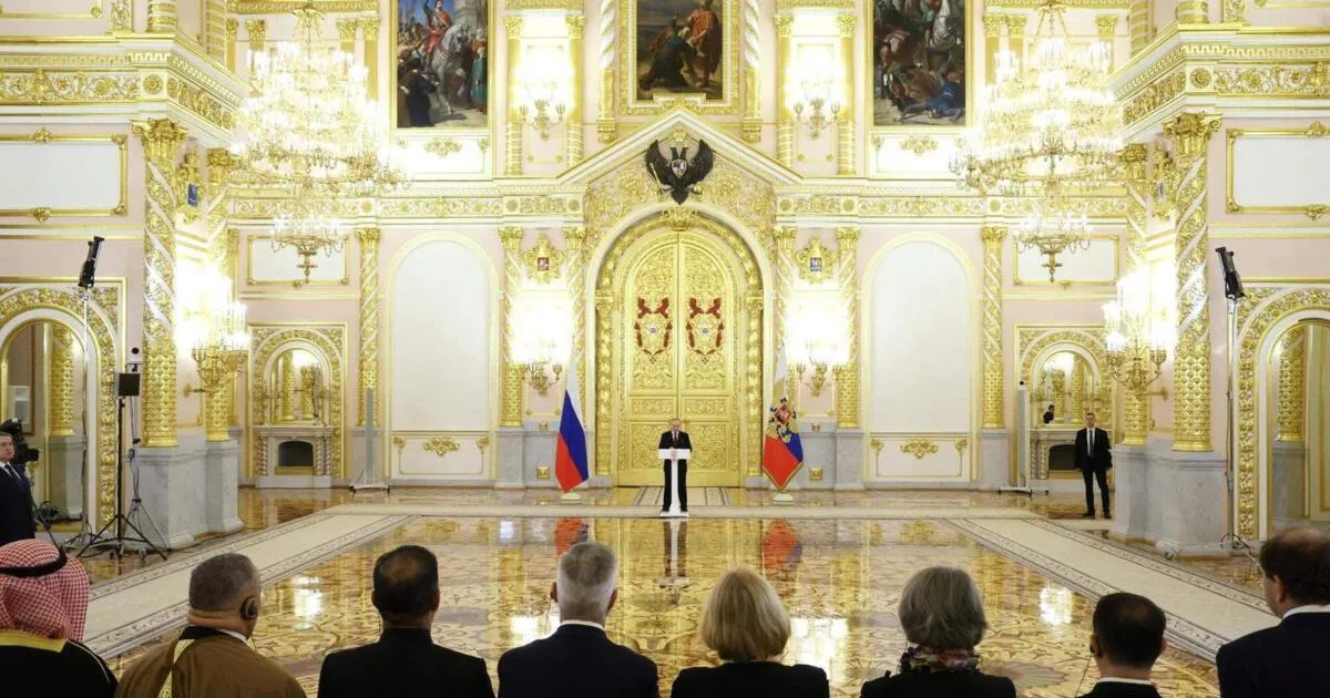 Rússia/Ucrânia: Putin reemerge ao fim de duas semanas de silêncio estranho– Chefe do Kremlin alerta para a "acelerada degradação" da situação internacional
