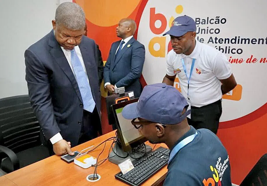 PR dá o exemplo e faz "prova de vida" para actualizar registo eleitoral oficioso