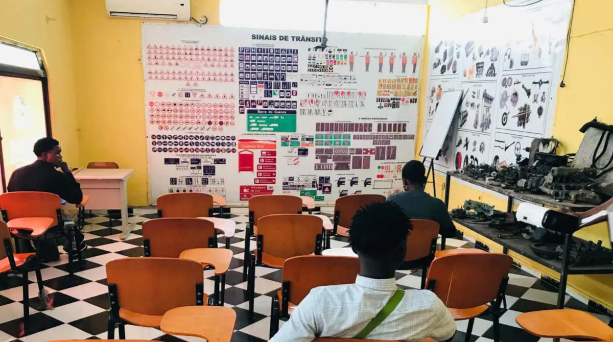 DTSER suspende seis escolas de condução em Luanda em menos de uma semana