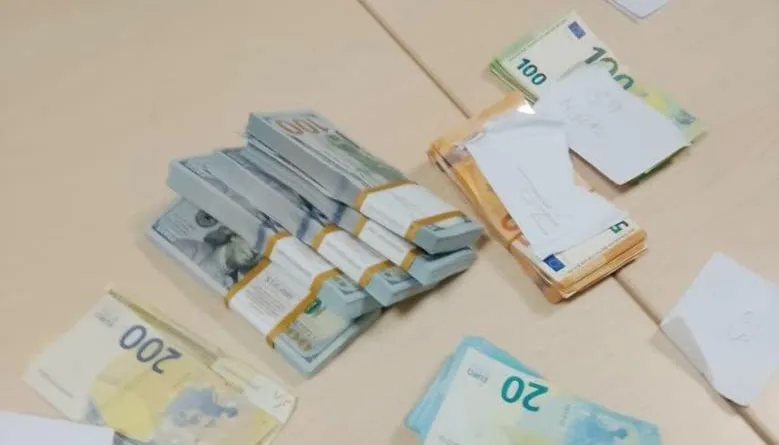 Indonésio e angolano detidos no AIAAN com marfim e 50 mil USD