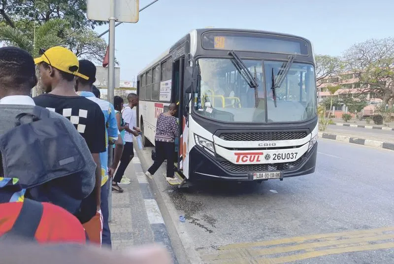 Modernização: TCUL circula com 30 autocarros expressos e reduz viagem para metade do tempo