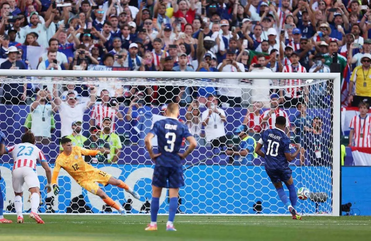 Mundial 2026: Orlando Gill protege muralha paraguaia que só penálti de Mbappé conseguiu transpor