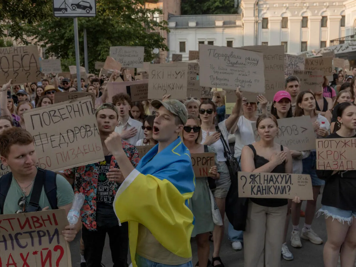 Rússia/Ucrânia: Presidente ucraniano alvo de protestos populares pode não "sobreviver"– Zelensky não mostra arrependimento por ter afastado ministro-estrela do seu Governo