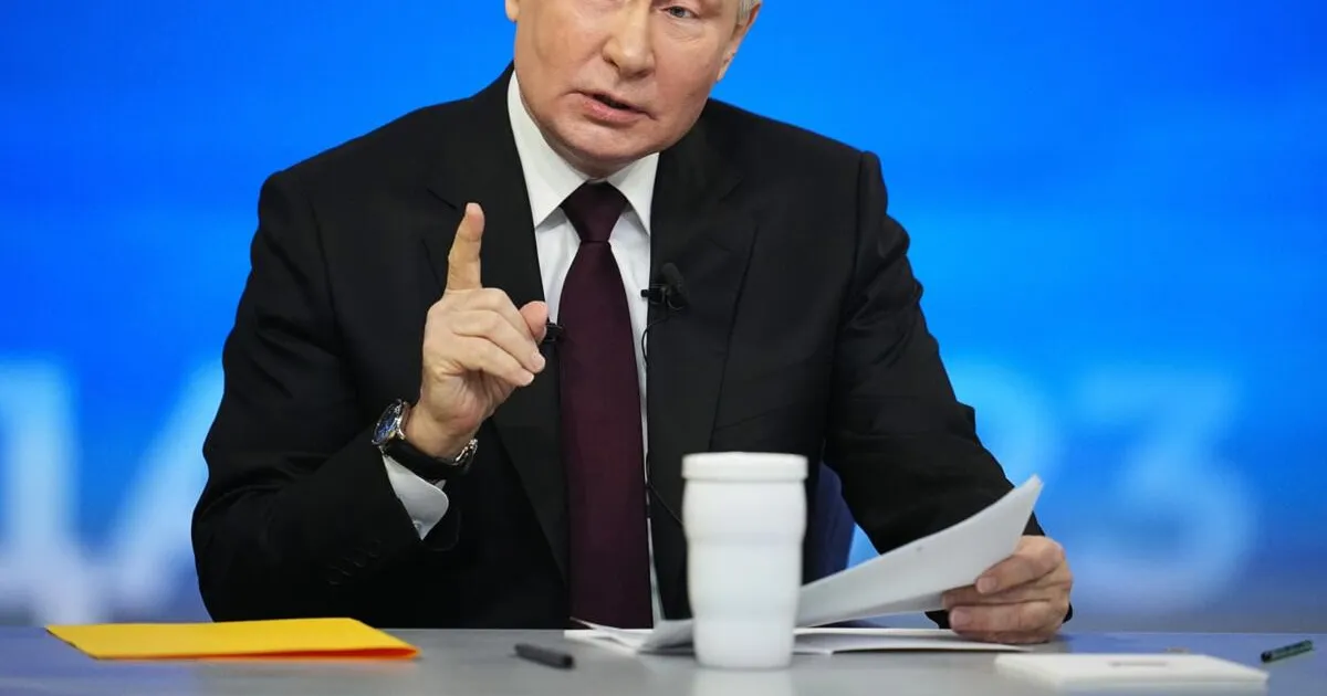 Rússia/Ucrânia: Vladimir Putin diz que a paz depende totalmente das opções de Kiev e dos seus aliados ocidentais – Uso de fundos russos será "roubo com consequências"