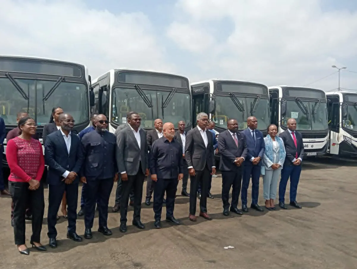 TCUL reforçada com 80 autocarros e entregue oficialmente ao GPL – Av. Deolinda Rodrigues será a via com maior número de autocarros em circulação na capital