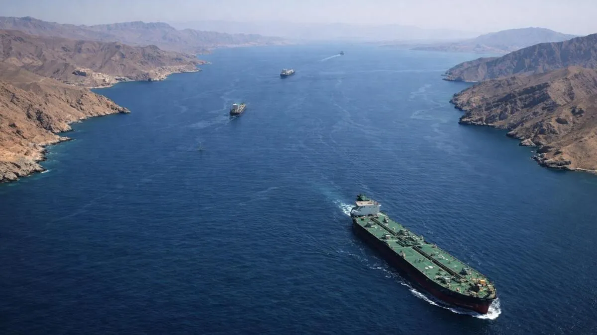 Médio Oriente: "Navios do mundo, liguem os vossos motores" - Acordo entre EUA e Irão marcado para dia 19, mas Trump já anunciou reabertura do Estreito de Ormuz – Israel desmarca-se