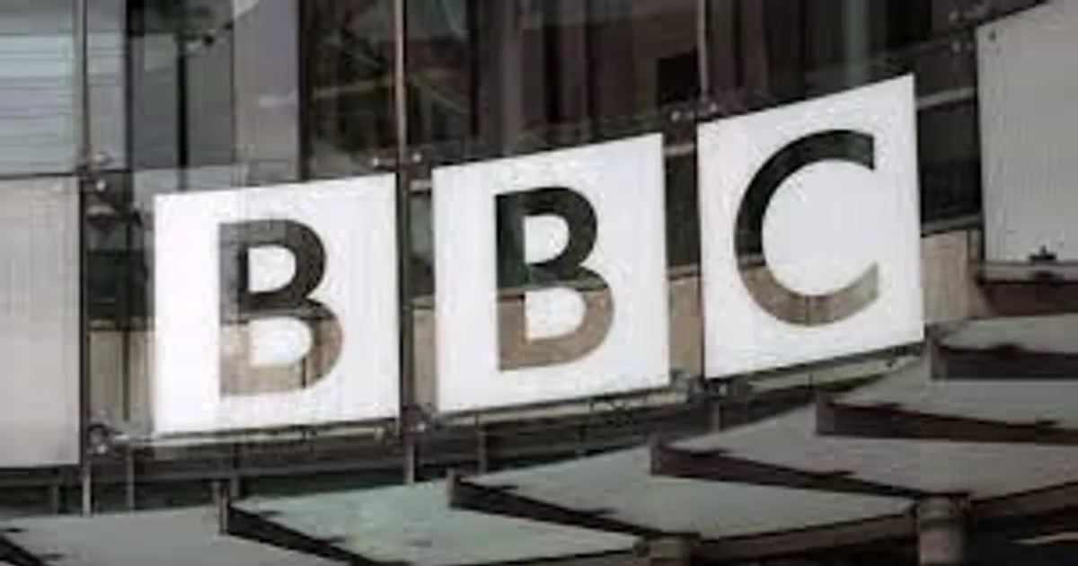 Media: Donald Trump celebra demissão de director-geral e CEO da BBC devido a polémica cobertura do seu discurso onde este referia os distúrbios no Congresso, em 2021