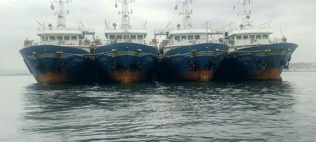 Polícia Fiscal Aduaneira apreende 12 embarcações por pesca ilegal e violação do perímetro de segurança das plataformas petrolíferas