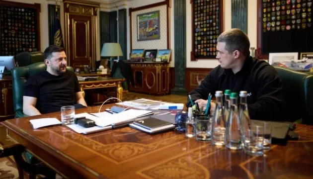 Rússia/Ucrânia: Zelensky desafiado a realizar eleições por ex-ministro da Defesa que se virou contra ele depois de ter sido demitido