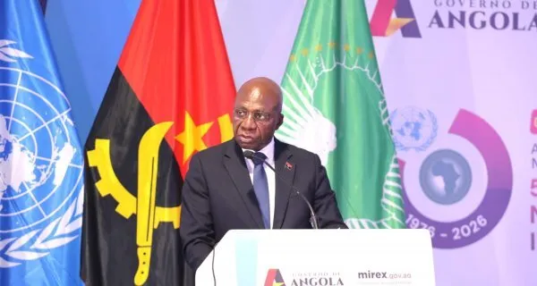Angola quer passar de "diplomacia de afirmação" para "influência estratégica"