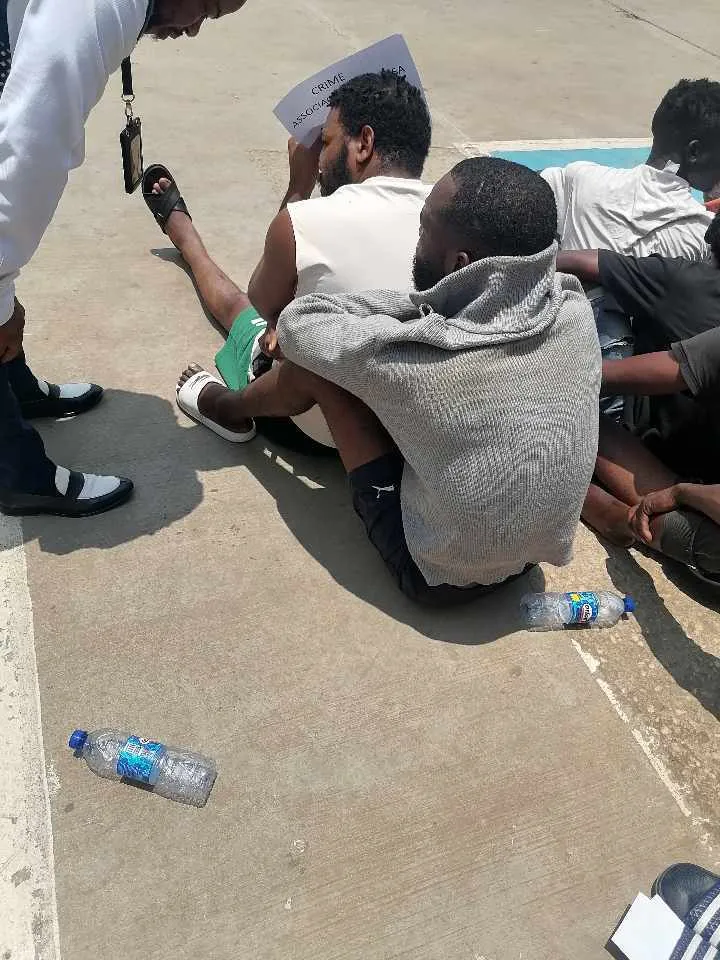 Luanda: DIIP deteve dois homens envolvidos no roubo de 86 milhões Kz de viatura de transporte de valores