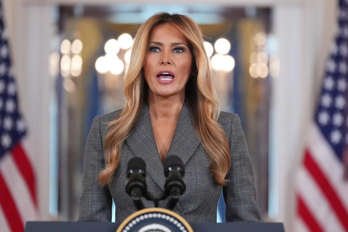 "Nunca fui amiga de Epstein. Não sou uma vítima", diz Melania Trump em inusitada conferência de imprensa na Casa Branca