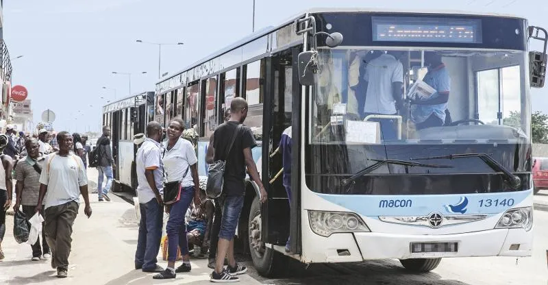 Operadoras de transporte interprovincial acusadas de incumprimento nos horários - Macon e Real Express entre as empresas acusadas