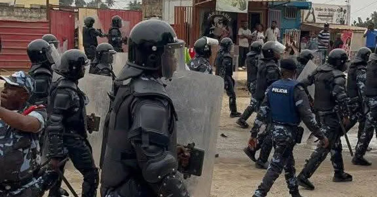 Cacuaco: PN impede UNITA de realizar jornada de campo e diz que partido queria fazer manifestação local contra aumento do preço do táxi – "Galo Negro" desmente e critica "uso desproporcional da força"