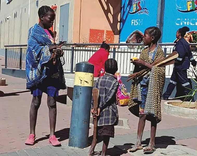 Pobreza multidimensional de Angola: O "futuro incerto" das crianças angolanas nas ruas de Windhoek