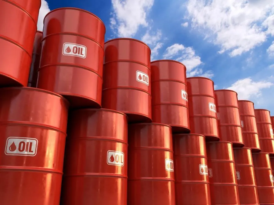 Petróleo: Barril de Brent começa semana em perda depois de OPEP+ anunciar decisão de aumentar produção