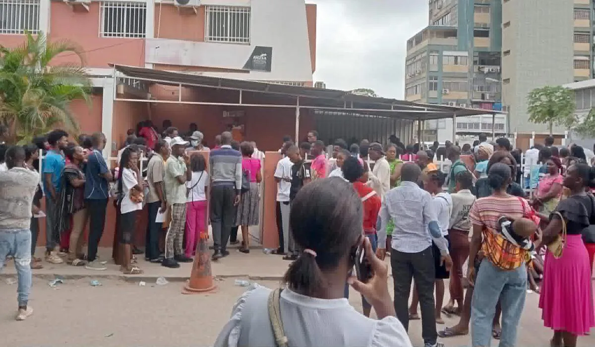 Luanda: Maioria dos postos de identificação e registo civil sem sistema há quase três meses – MINJUSDH mantém-se calado face ao problema