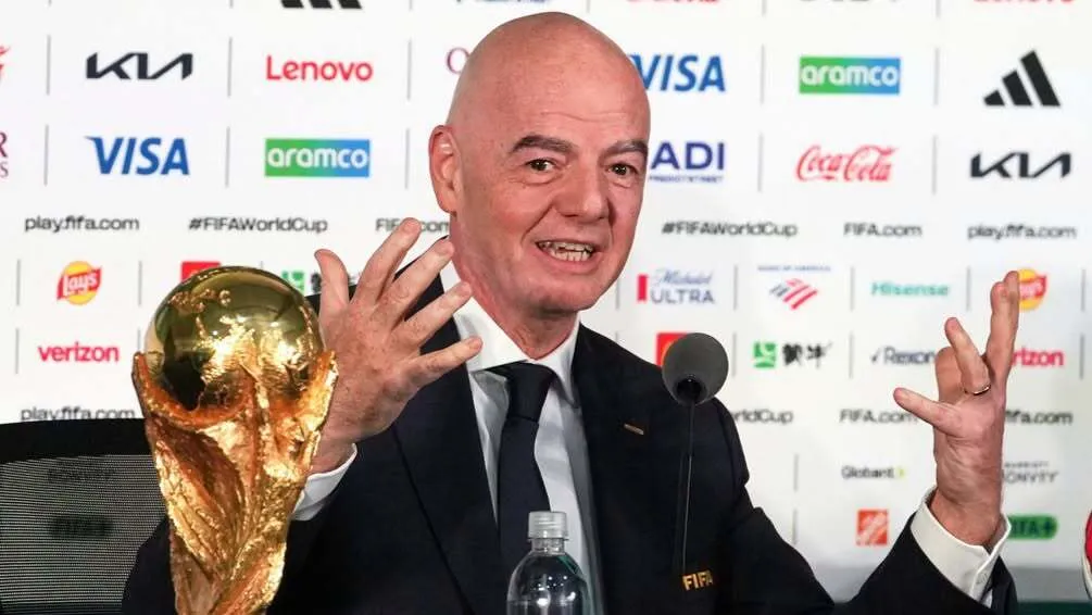 FIFA "pressiona" federações com 40 milhões USD e prazo para aprovar "privatização" da exploração comercial do Mundial