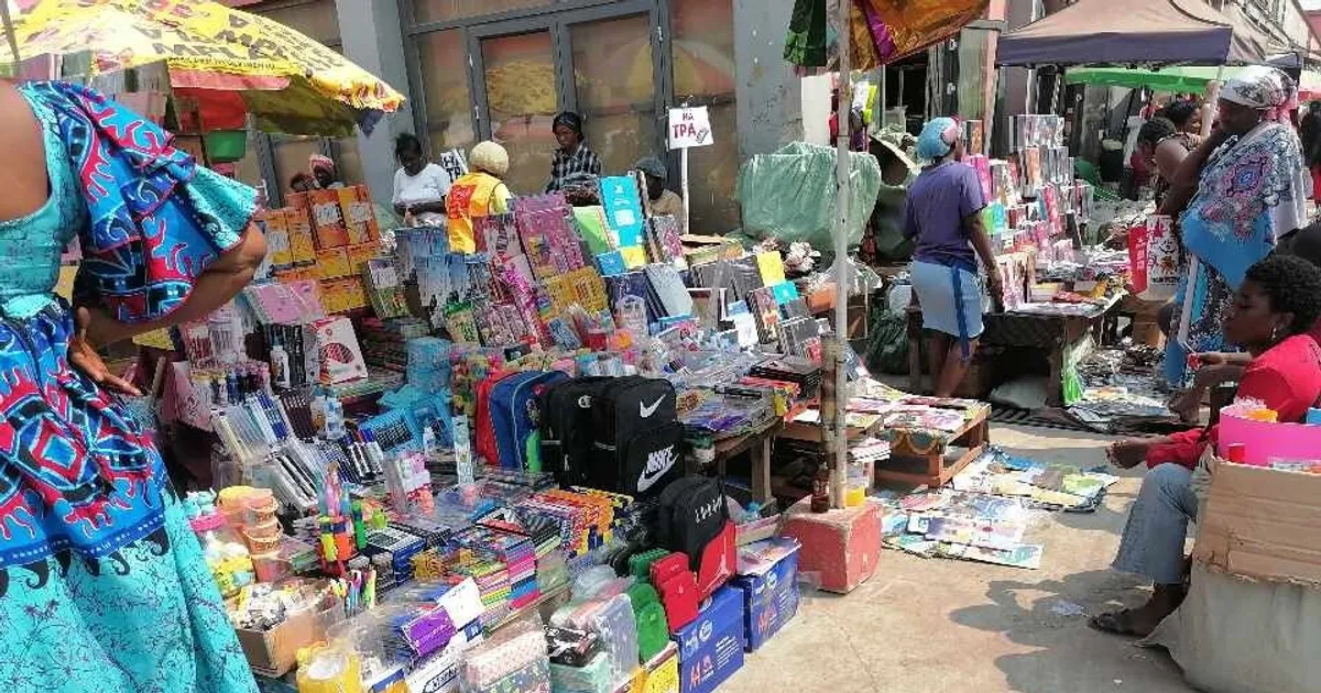 Educação: Preços dos materiais escolares disparam e famílias angolanas estão preocupadas