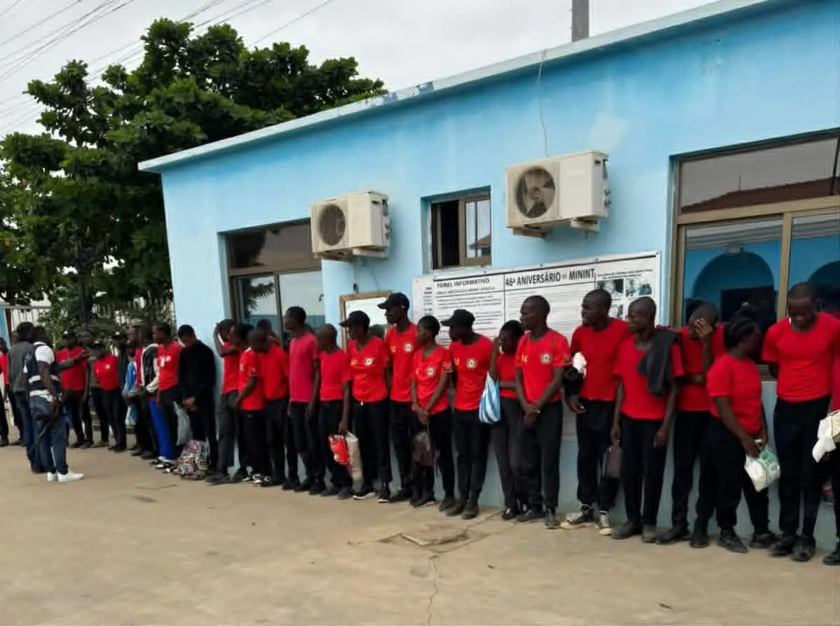 Luanda: Organização criminosa liderada por duas mulheres "treinava" militarmente milhares de pessoas a quem prometeram emprego na Protecção Civil e Bombeiros