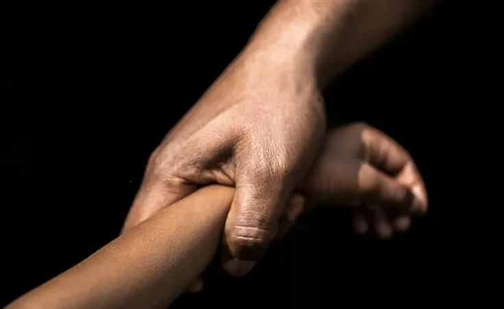 Pai obriga filhos a trabalharem na pedreira e como cobrador de táxi, no Icolo e Bengo, um dos 160 casos de exploração de trabalho infantil registados pelo INAC