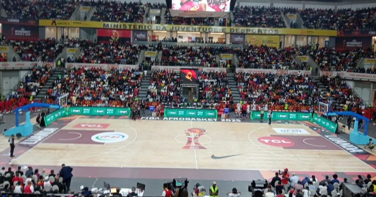 Afrobasket 2025: Duelo lusófono aquece esta noite pavilhão do Kilamba – Angola e Cabo Verde disputam a vaga para as meias-finais, com bilheteira esgotada