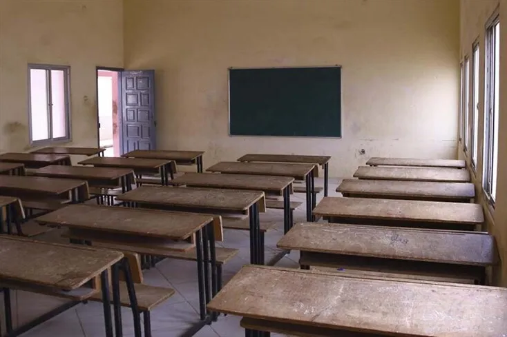 Dois meses após reabilitação, escolas do Rangel e Sambizanga continuam encerradas
