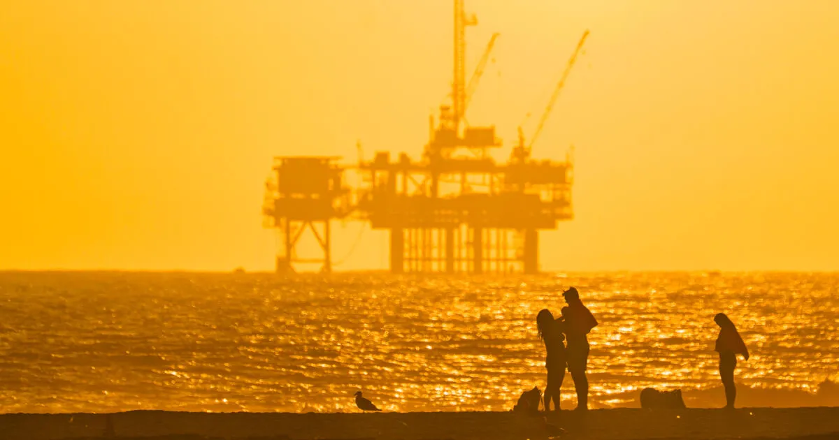 Petróleo: Governo estava a adivinhar ao reduzir para 61 USD preço do barril no OGE 2026 – Ameaça de "guerra" nas Caraíbas chega aos mercados com estrondo