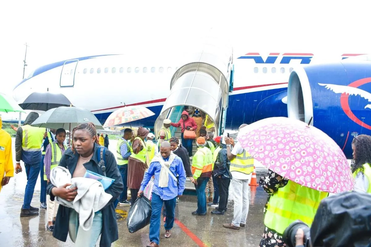 Fuga à ameaça xenófoba: 14 voos depois, Nigéria perto de esvaziar lista de aflitos na África do Sul